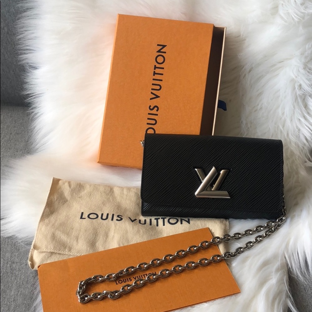 LV Twist Chain Wallet on Chain